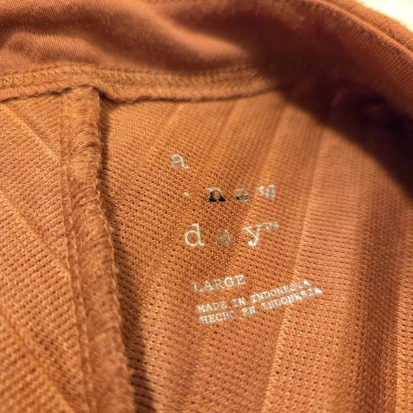 A New Day Rust Orange Quilted Women's Crew Neck Pullover Sweater. Retro Playful - Picture 8 of 8